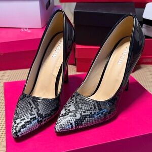 SHEIN Black & Gray Snake-Print Patent Pointed Pumps worn once 4” heel